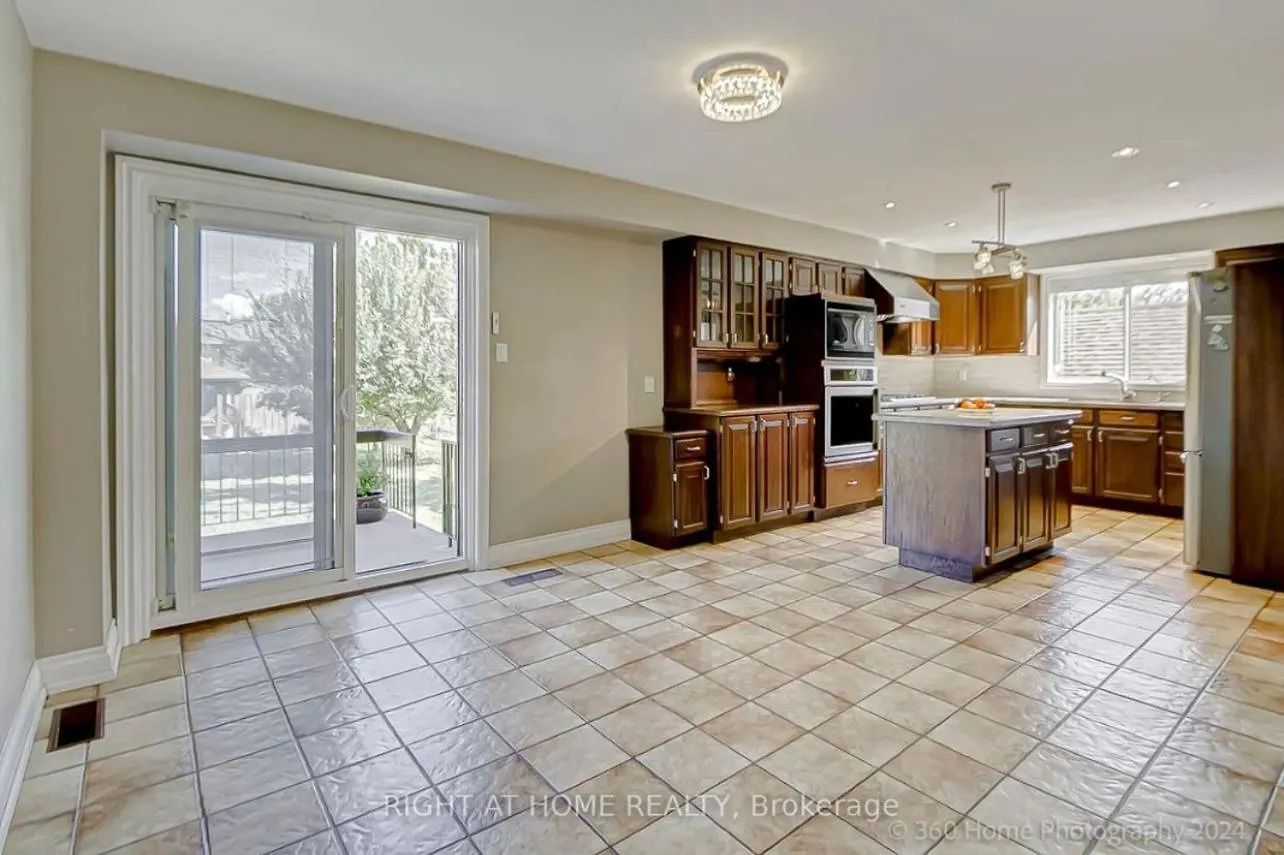 Elegant 6Br Grand Villa In Highland Hill Toronto